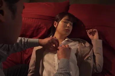 đưa cô học trò cũ vào khách sạn sau lần gặp mặt uống say