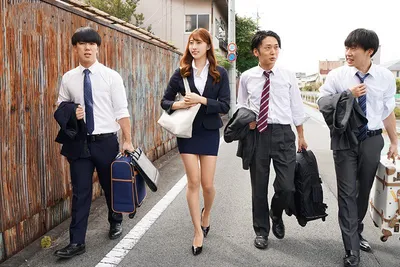 Nhầm lẫn khi đặt phòng, 3 nhân viên số hưởng được ở cùng cấp trên nữ