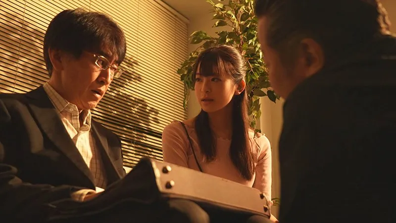 Người chồng vay nợ giang hồ, cô vợ phải bán thân để trả nợ